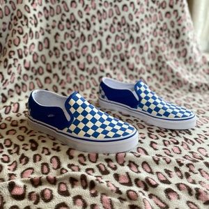 Women’s 8 Classic slip on Blue checkerboard vans